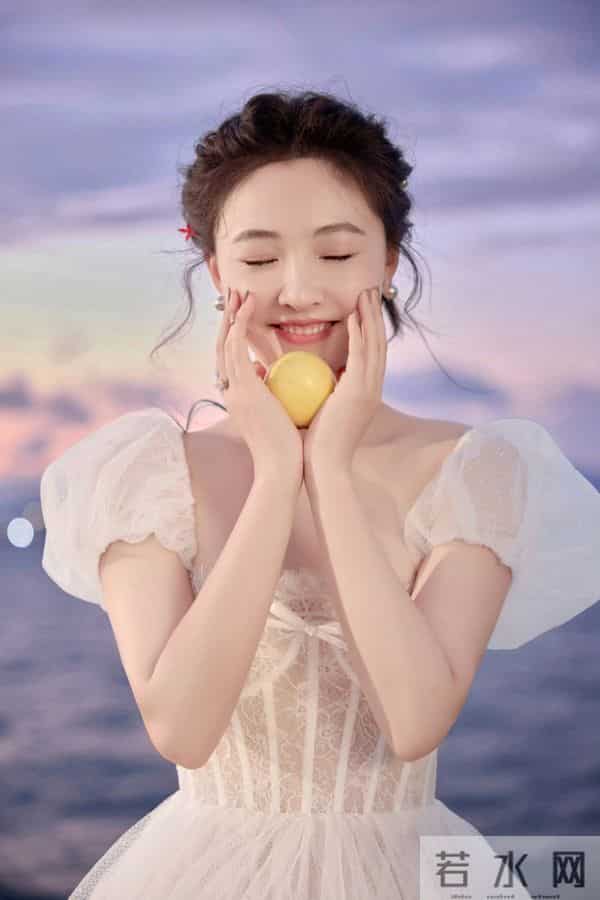 白纱蕾丝裙｜晚霞是我的背景板