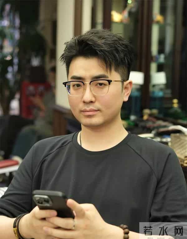 男生“两边剃光”发型真的很帅!秋冬就剪这3款,尽显潮男范儿!