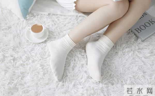 汗脚星人注意!冬天别穿棉拖鞋,这个搭配才清爽