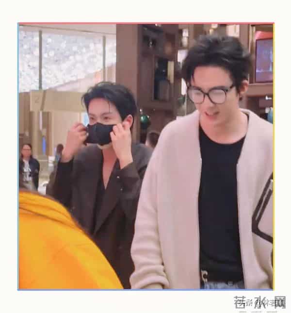 刘宇宁尖叫之夜赢麻了，帮曾舜晞化解尴尬，给员工拿糖，被赞贴心