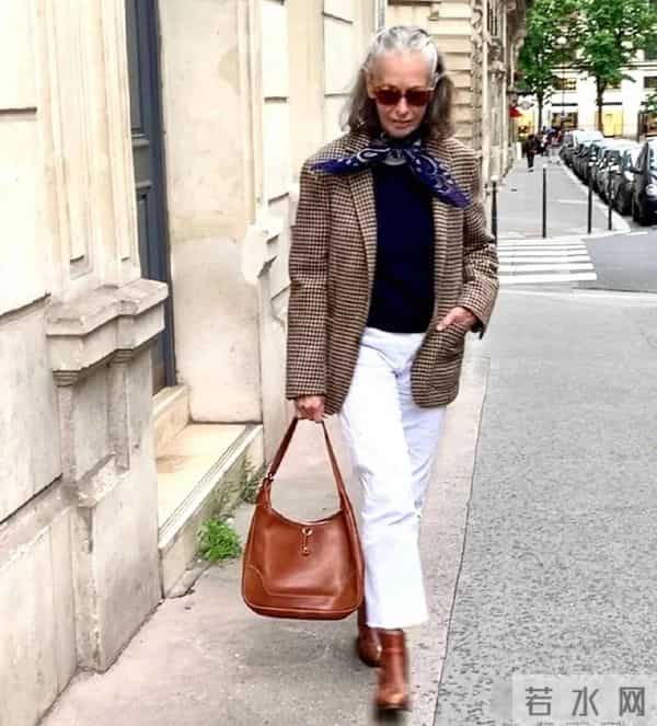 等我老了，绝不背双肩包、购物袋！学法国女人背这3种包包更洋气