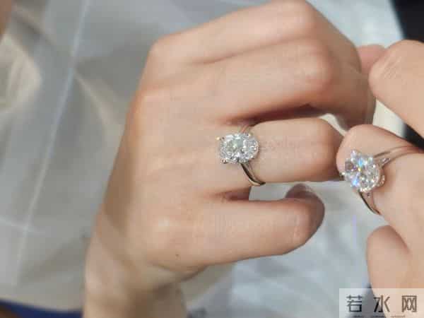 市值蒸发2400亿！海内外富豪集体拒绝买单，业内：这只是开始