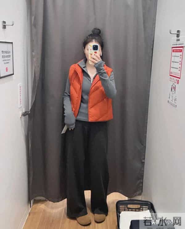 优衣库这抹“橘子马甲”，把秋冬沉闷焊死在门外了