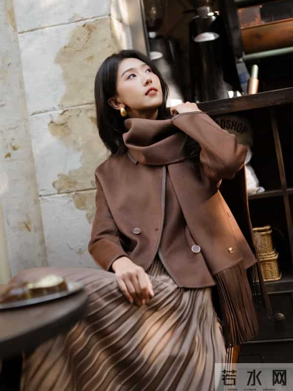 从夏到冬的那一步 被一件羊毛大衣温柔接住