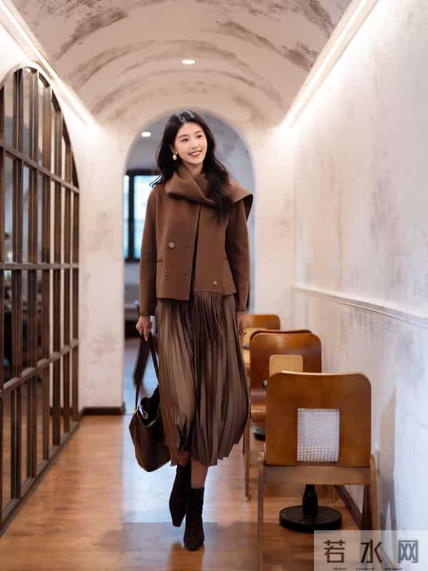 从夏到冬的那一步 被一件羊毛大衣温柔接住