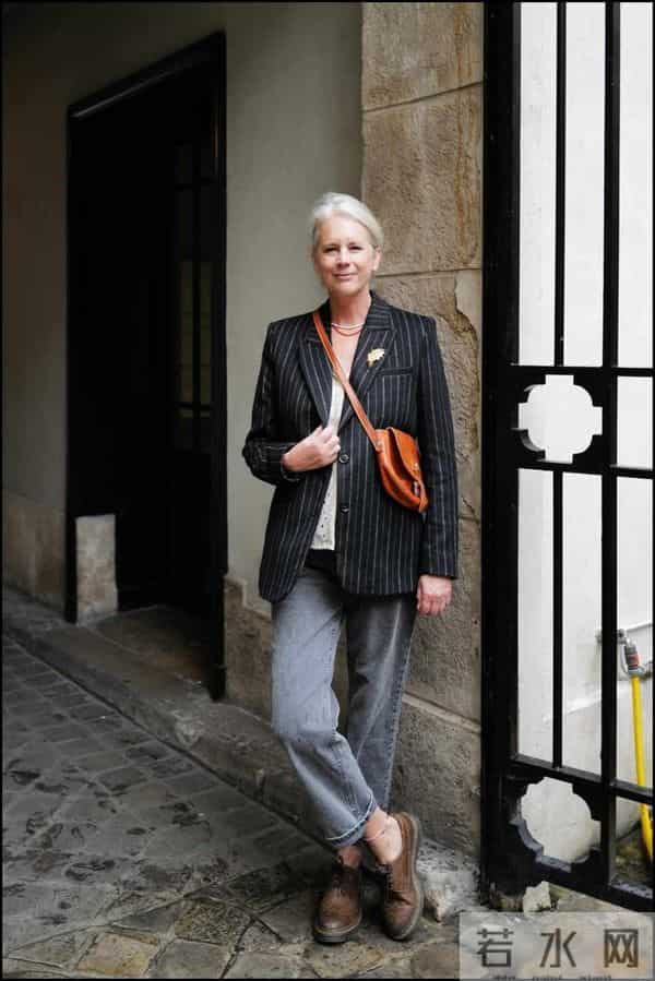 等我老了，绝不背双肩包、购物袋！学法国女人背这3种包包更洋气