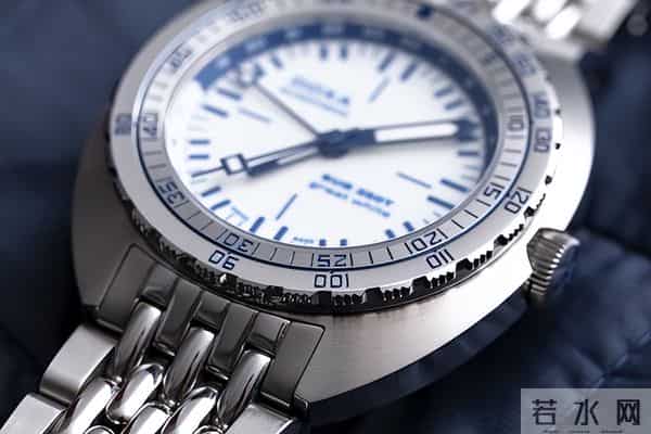 新表问世:都莎与拓普珠宝再度联手推出250T-GMT“大白鲨”特别版