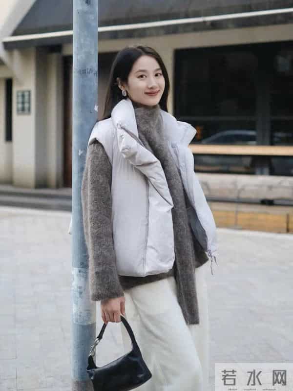 羽绒马甲+阔腿裤，3个技巧藏住臃肿显比例！