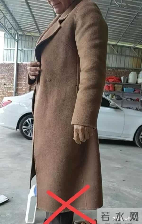 冬天想穿得年轻点？中年女性一定要避开的5种颜色！