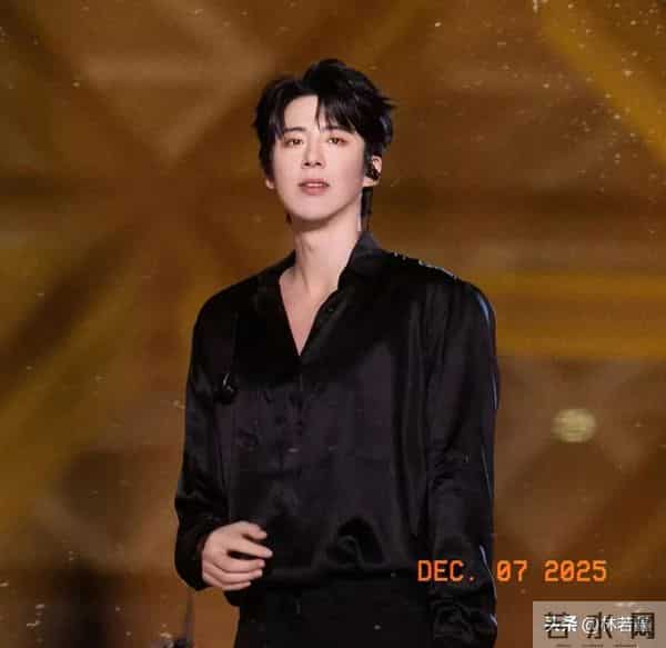 刘宇宁尖叫之夜赢麻了，帮曾舜晞化解尴尬，给员工拿糖，被赞贴心