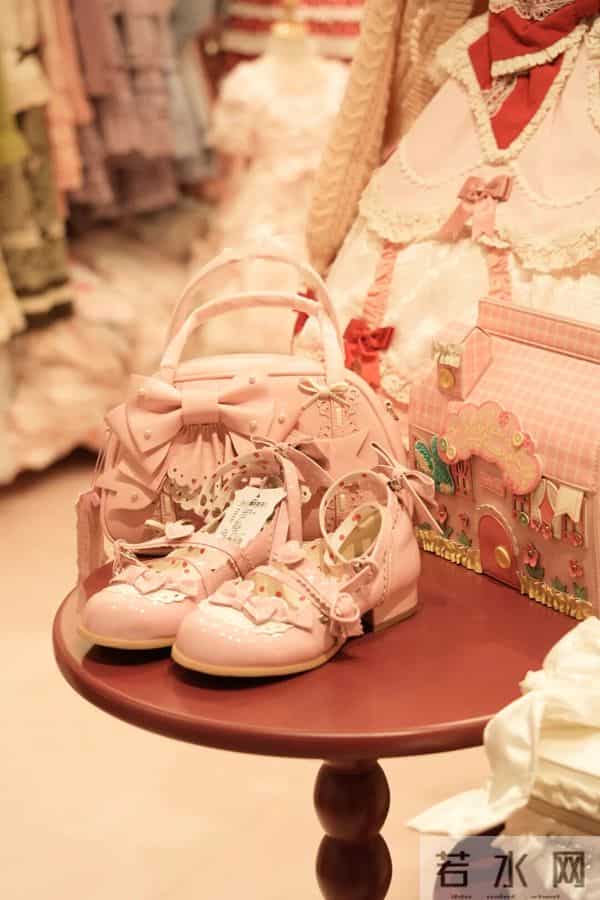 周末N次方 - 江汉路三坑人狂喜！宝藏JK-Lolita-国风店全攻略