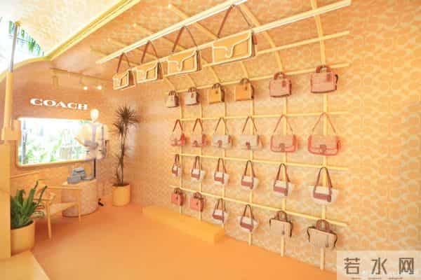 Coach预计未来三年在中国开设近100家门店
