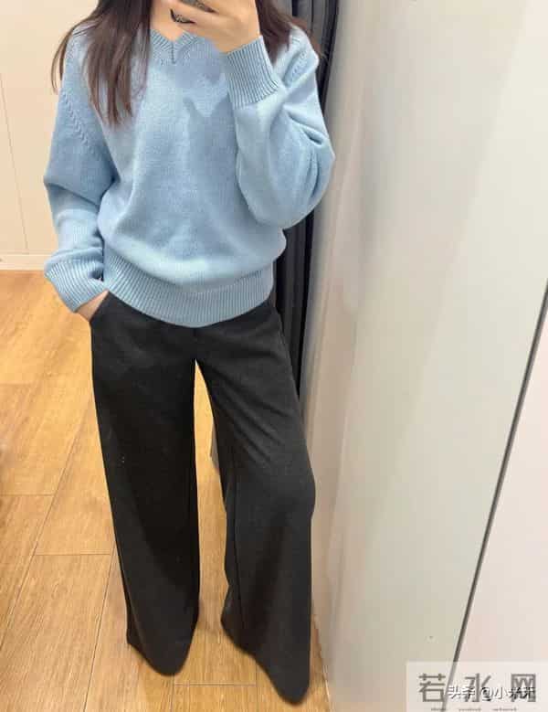 优衣库这抹“天蓝色”,把韩系松弛感焊在秋冬了