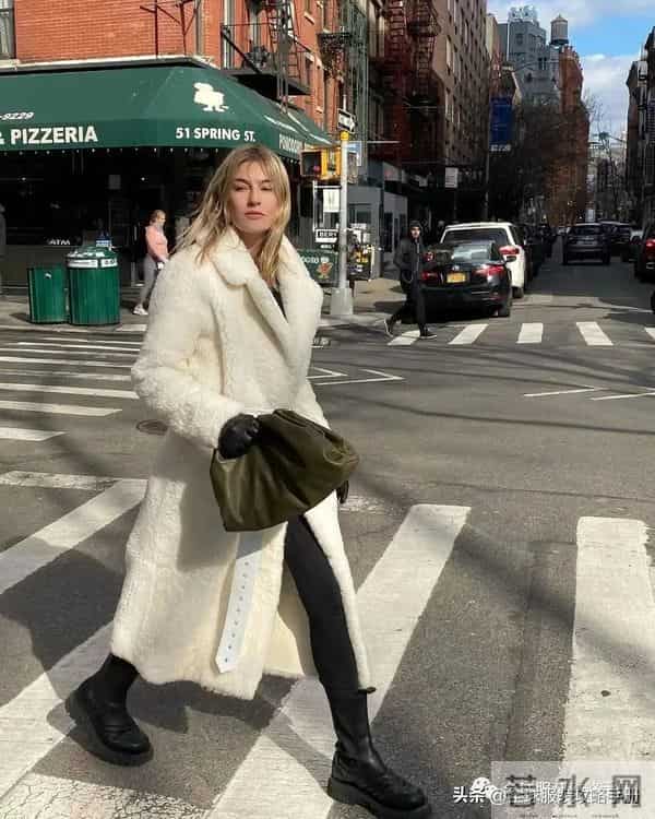 冬天穿“鲨鱼裤”,时髦又减龄!