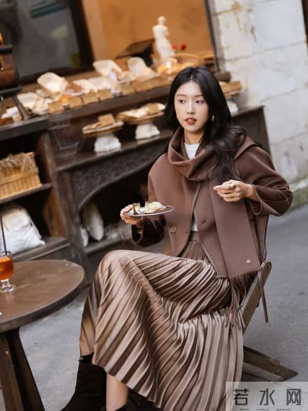 从夏到冬的那一步 被一件羊毛大衣温柔接住