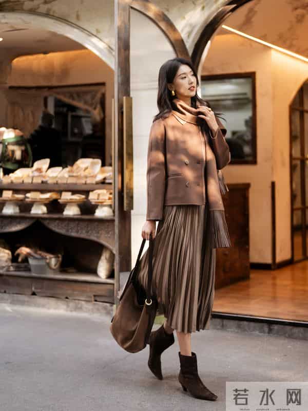 从夏到冬的那一步 被一件羊毛大衣温柔接住