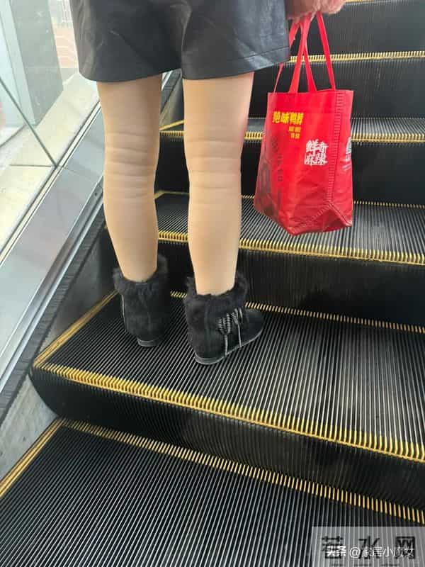 衣柜断舍离:今年秋冬坚决不买这9种类型的衣服,难穿费钱!