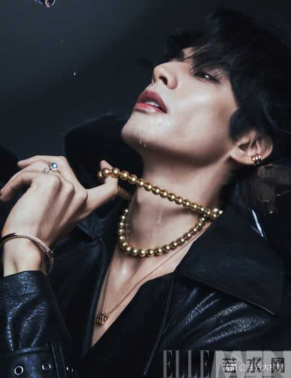 湿身演绎深海妖孽！宋威龙新封面刷屏：性感大片，男星卷疯了！