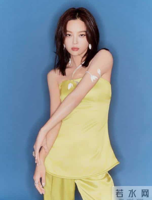 刘涛和秦岚、辛芷蕾同框,她自嘲为前辈!同色系的穿搭成为亮点