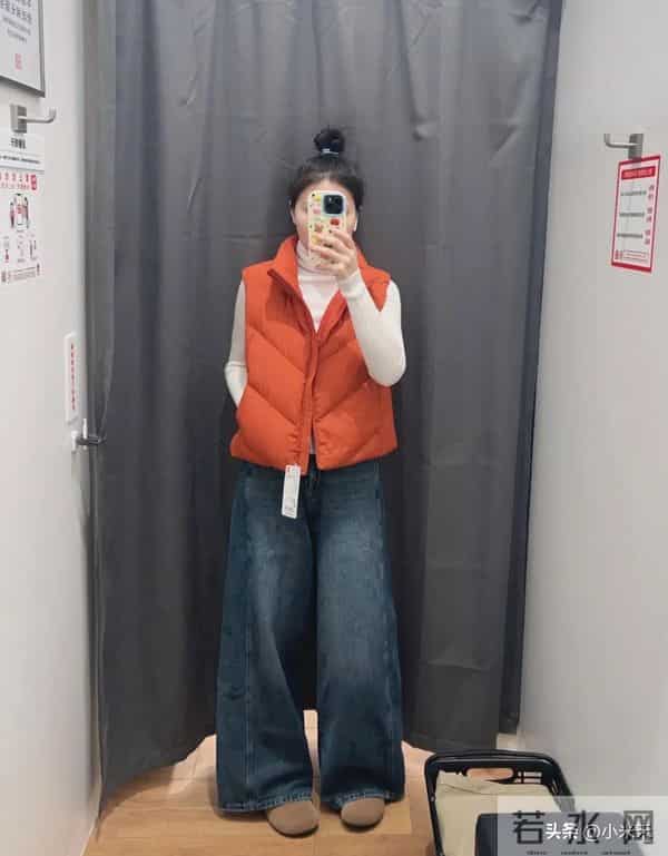 优衣库这抹“橘子马甲”，把秋冬沉闷焊死在门外了