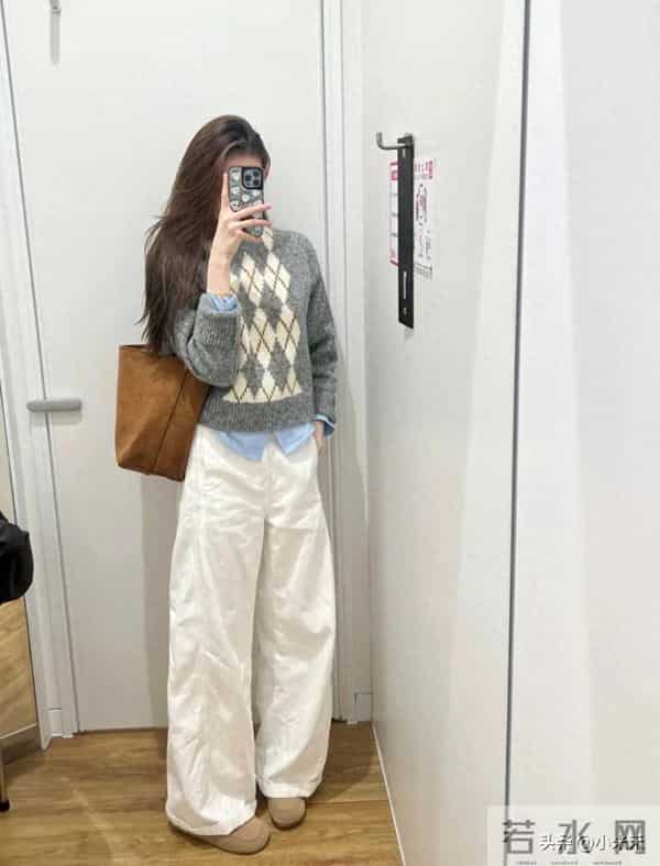 优衣库这件毛衣封神了!百元穿出Miu里Miu气的贵价感