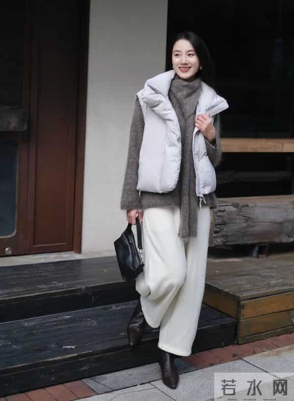羽绒马甲+阔腿裤，3个技巧藏住臃肿显比例！