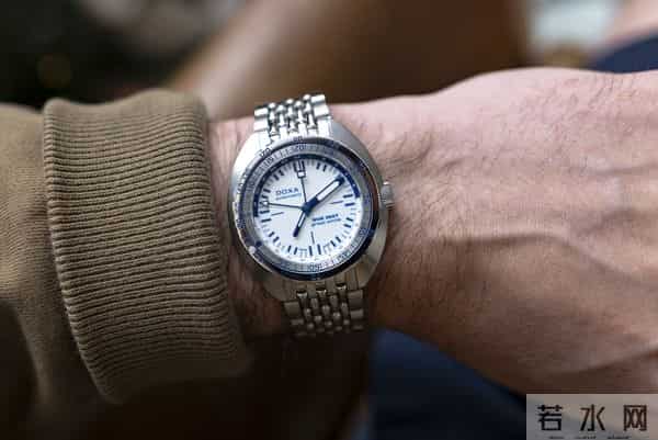 新表问世:都莎与拓普珠宝再度联手推出250T-GMT“大白鲨”特别版