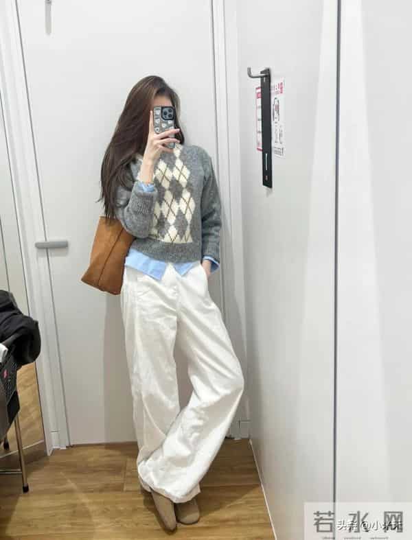 优衣库这件毛衣封神了!百元穿出Miu里Miu气的贵价感