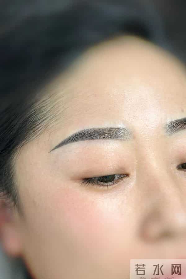 女性到底该不该纹眉？