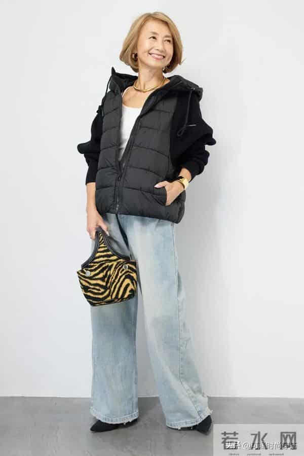 小个子中年妈妈有福了！今冬“短羽绒+阔腿裤”显高显瘦太洋气！