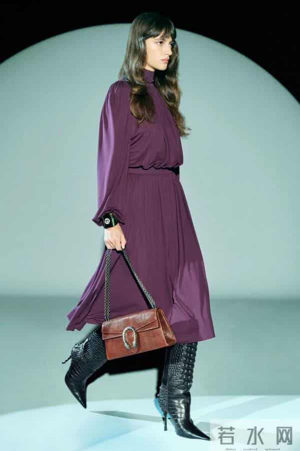 Gucci 2026早秋系列；Pantone 2026年度代表色