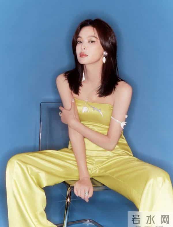 刘涛和秦岚、辛芷蕾同框,她自嘲为前辈!同色系的穿搭成为亮点