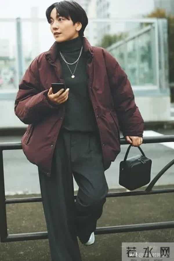 小个子中年妈妈有福了！今冬“短羽绒+阔腿裤”显高显瘦太洋气！