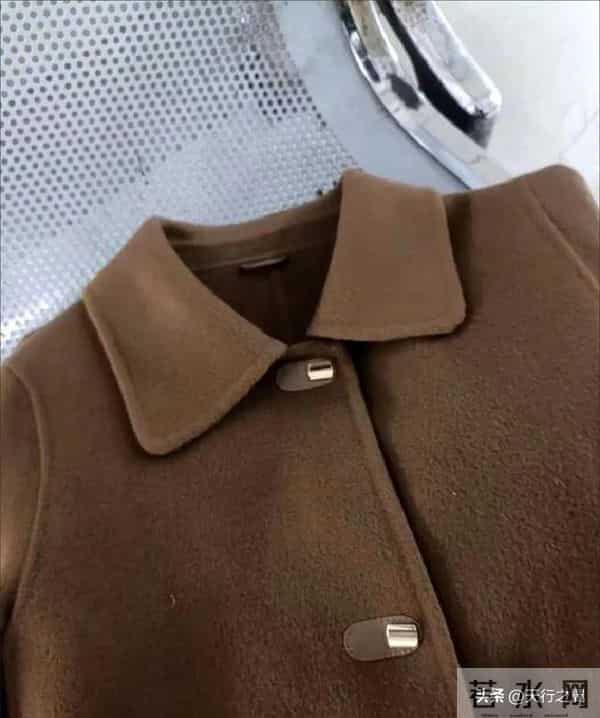 冬天想穿得年轻点？中年女性一定要避开的5种颜色！