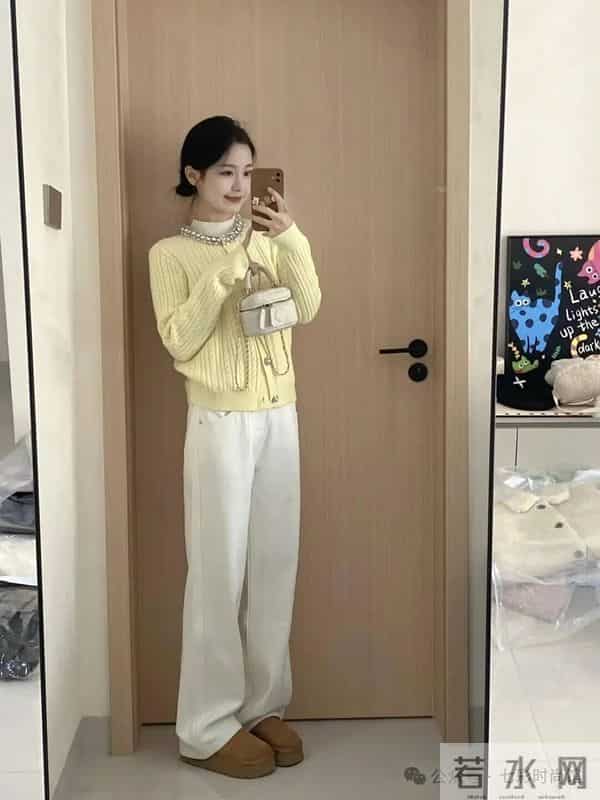 香风黄开衫配白裤，简单干净
