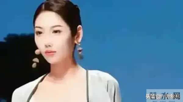 评委比模特都要漂亮,身材简直是天花板,身材高挑,气质优雅迷人