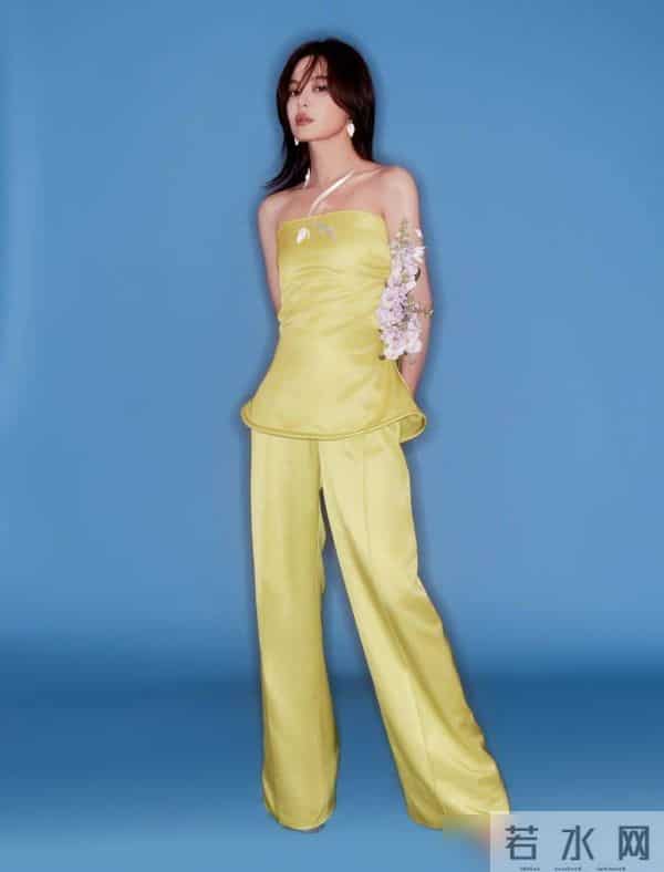 刘涛和秦岚、辛芷蕾同框,她自嘲为前辈!同色系的穿搭成为亮点