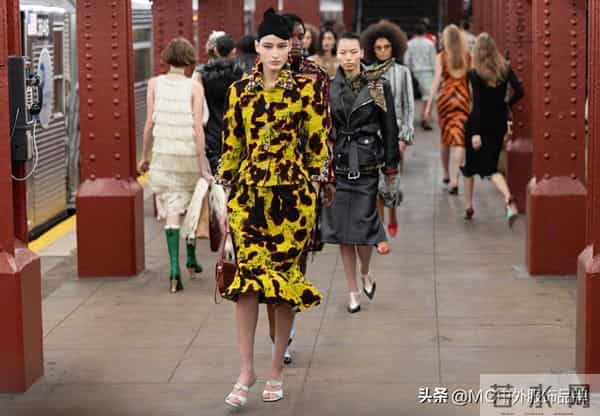 香奈儿2026高级手工坊把纽约地铁变秀场