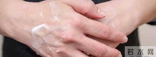 冬天皮肤又干又痒？这几招帮你轻松应对！