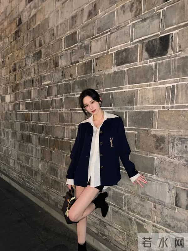 这也太“哇塞”了！黑丝+西装，拿捏财阀千金风，美到犯规！