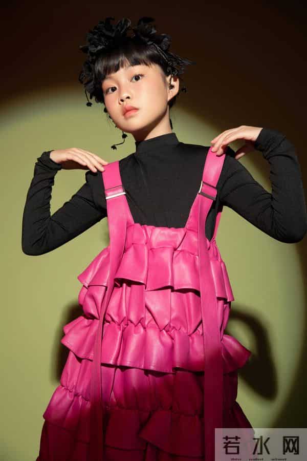 逐光少女陶镁雅闪耀出征2026 第十一届 IPA 少儿模特明星盛典