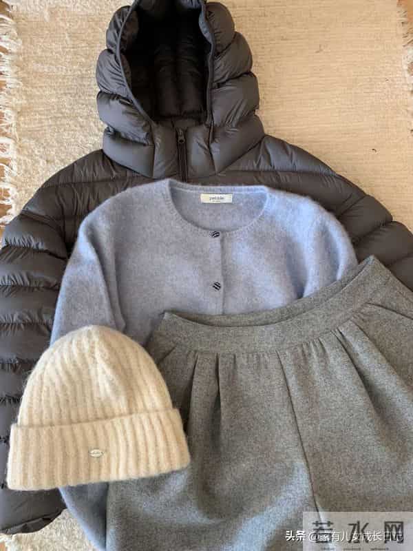 秋冬“极简暖系+松弛感”私服穿搭｜简+暖+松，通勤出街都自在