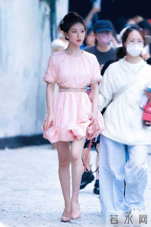 赵露思带火了“许妍的衣橱”！变美从穿搭开始，时尚的魅力无穷