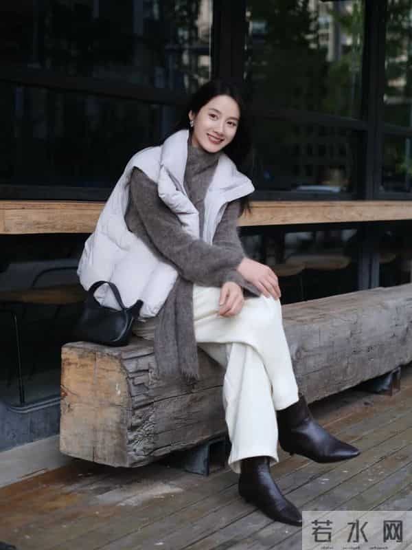 羽绒马甲+阔腿裤，3个技巧藏住臃肿显比例！