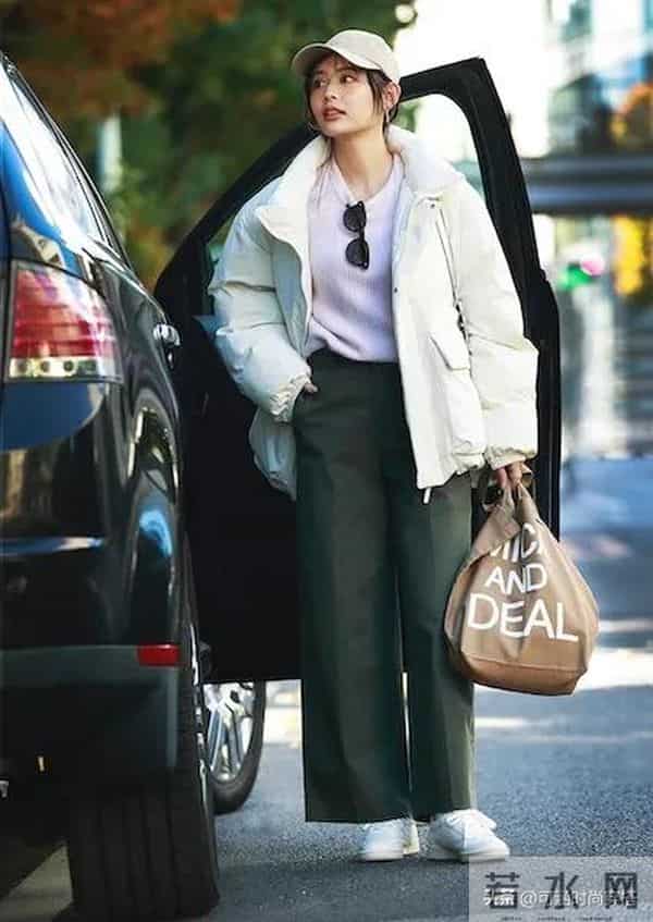 小个子中年妈妈有福了！今冬“短羽绒+阔腿裤”显高显瘦太洋气！