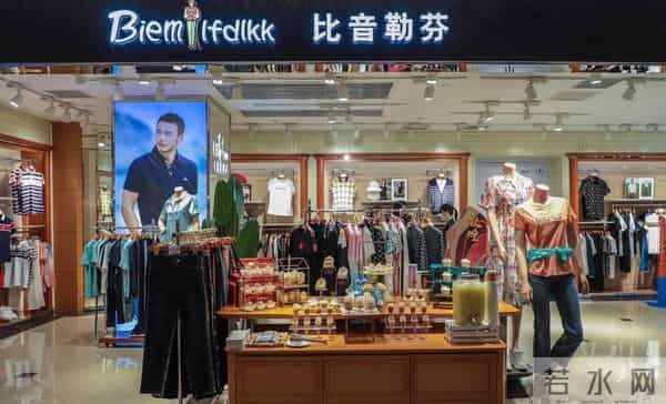 衣柜换成始祖鸟？“爸爸装”惨遭抛弃，90后掌门人紧急救场