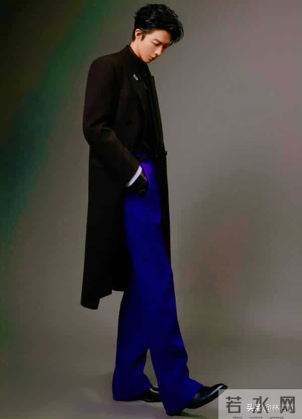 刘宇宁尖叫之夜赢麻了，帮曾舜晞化解尴尬，给员工拿糖，被赞贴心