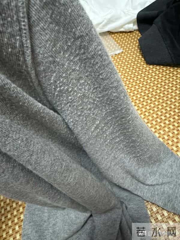 衣柜断舍离:今年秋冬坚决不买这9种类型的衣服,难穿费钱!
