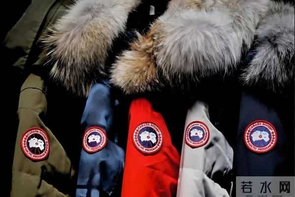 不建议大家买这3款网红羽绒服，看着洋气时髦，实际土气烂大街