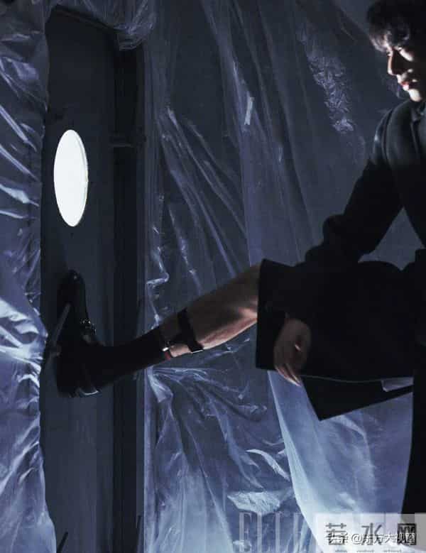 湿身演绎深海妖孽!宋威龙新封面刷屏:性感大片,男星卷疯了!